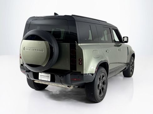 Used 2025 Land Rover Defender 110 X-Dynamic SE image 5