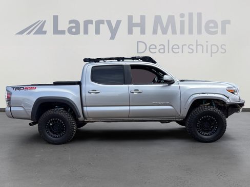 Used 2020 Toyota Tacoma TRD Off-Road w/ Technology Package AWD/4WD image 5