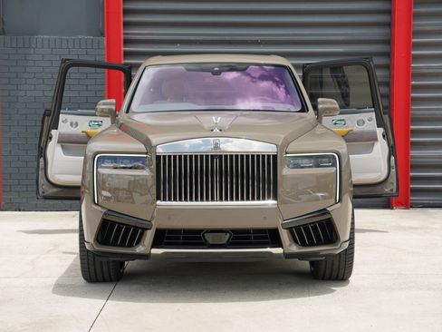 Used 2025 Rolls-Royce Cullinan AWD/4WD image 53