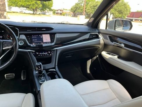Used 2023 Cadillac XT6 Sport w/ Technology Package AWD/4WD image 21
