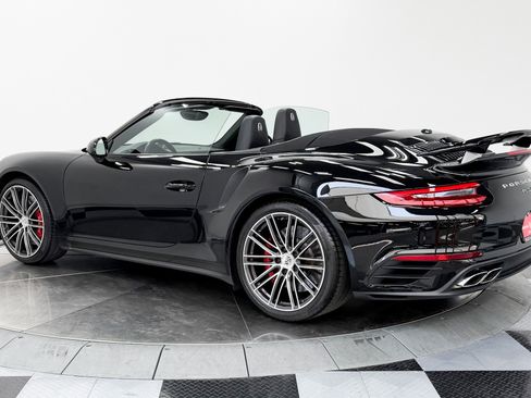 Used 2017 Porsche 911 4 Cabriolet AWD/4WD image 7
