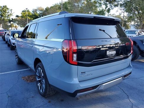 Used 2025 Ford Expedition Max Platinum w/ Driver's Package image 3