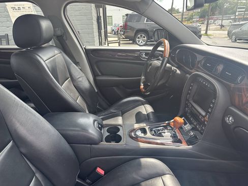 Used 2006 Jaguar XJ8 RWD image 12