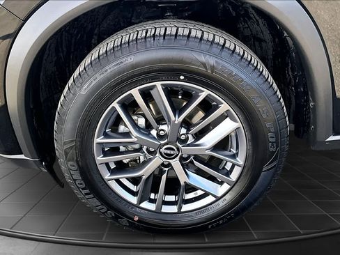 Used 2023 Nissan Rogue S image 8