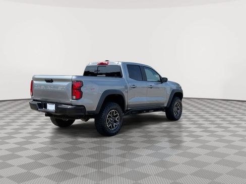 Used 2024 Chevrolet Colorado ZR2 w/ Technology Package AWD/4WD image 8