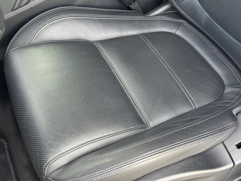 Used 2020 Jaguar E-PACE SE image 27