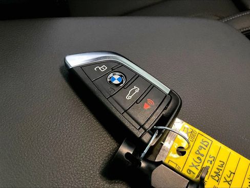 Used 2025 BMW X4 xDrive30i w/ Premium Package image 14