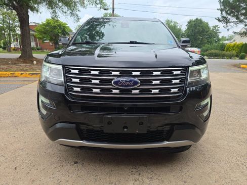 Used 2017 Ford Explorer Limited w/ Equipment Group 301A AWD/4WD image 8