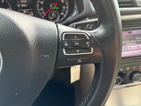 Used 2013 Volkswagen Passat TDI SE FWD image 19