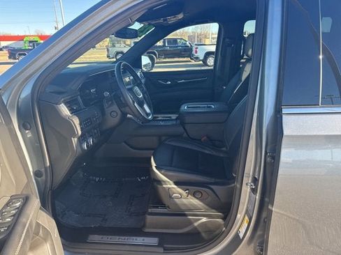 Used 2023 GMC Yukon XL Denali w/ Max Trailering Package image 9