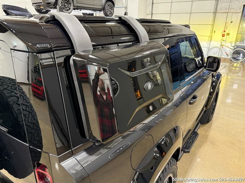 Used 2024 Land Rover Defender 90 V8 image 7