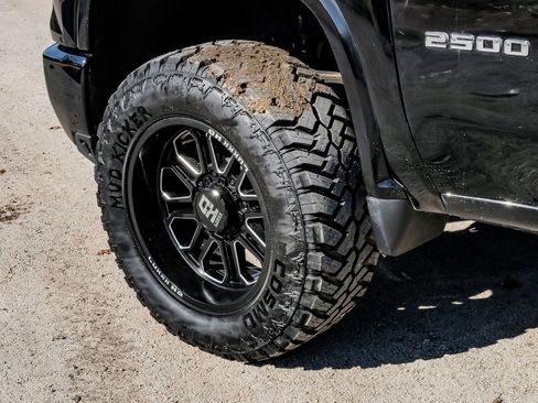 Used 2024 Chevrolet Silverado 2500 W/T image 62