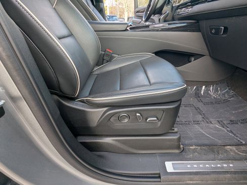 Used 2024 Cadillac Escalade Sport w/ LPO, ONYX Package image 15