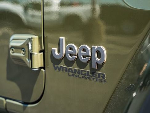 Used 2022 Jeep Wrangler Unlimited Rubicon w/ Trailer Tow Package AWD/4WD image 26