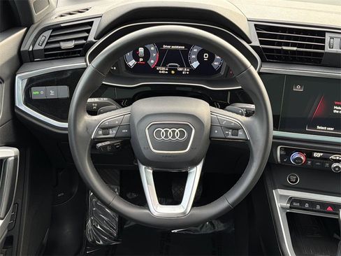 Used 2024 Audi Q3 2.0T Premium image 8