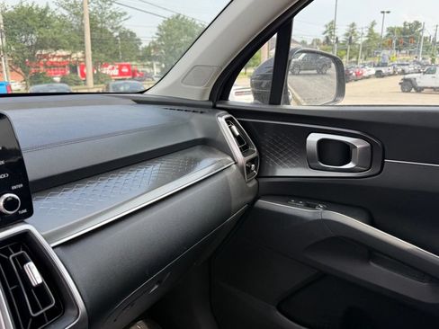 Used 2022 Kia Sorento S FWD image 22