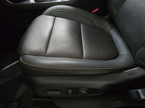 Used 2023 Chevrolet Traverse High Country AWD/4WD image 26