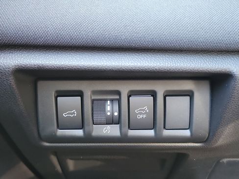 Certified 2025 Subaru Outback Premium image 26