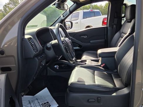 Used 2022 Nissan Frontier PRO-4X w/ Pro-4X Premium Package AWD/4WD image 5