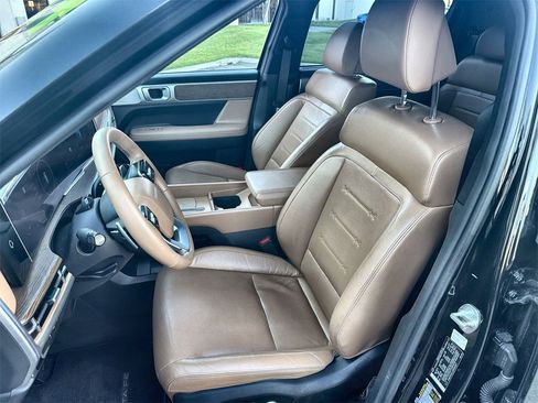 Used 2024 Hyundai Santa Fe Limited image 13