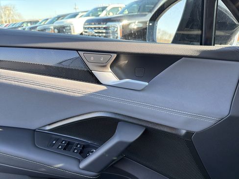 New 2026 Volkswagen Tiguan SE image 14