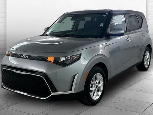 Used 2025 Kia Soul LX FWD image 12
