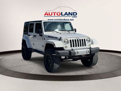 Used 2015 Jeep Wrangler Unlimited Sahara w/ Max Tow Package AWD/4WD image 2