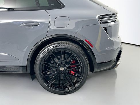 Certified 2025 Porsche Macan Turbo Electric image 12