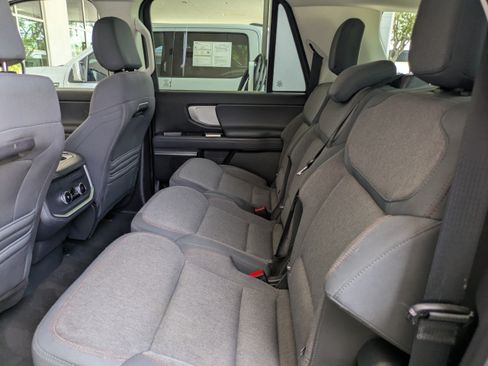 Used 2025 Ford Expedition Max Active AWD/4WD image 16