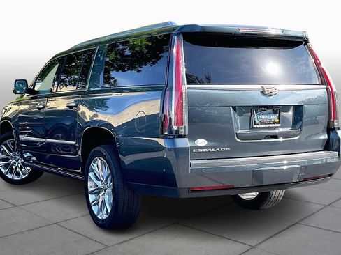 Used 2019 Cadillac Escalade ESV Premium Luxury image 12