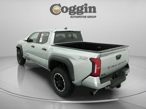 New 2026 Toyota Tacoma TRD Off-Road AWD/4WD image 9