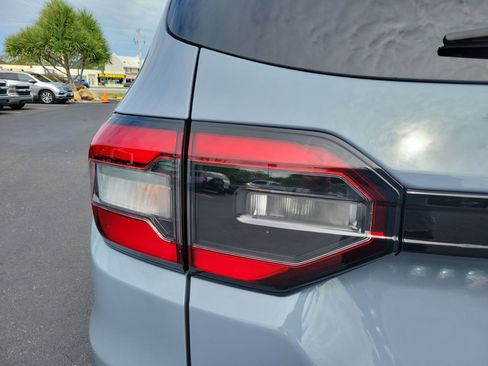 Used 2025 Honda Pilot Touring image 13