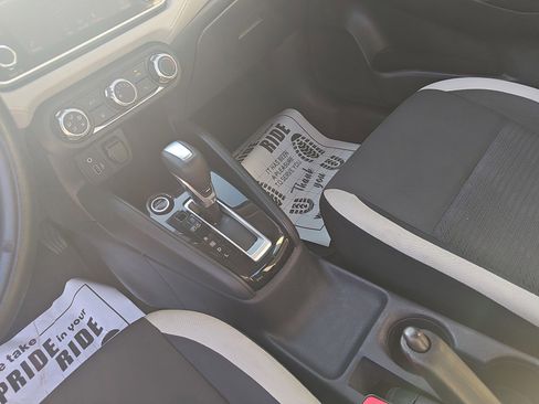 Used 2021 Nissan Versa SV FWD image 16