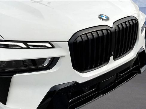 Used 2024 BMW X7 xDrive40i w/ M Sport Package AWD/4WD image 34