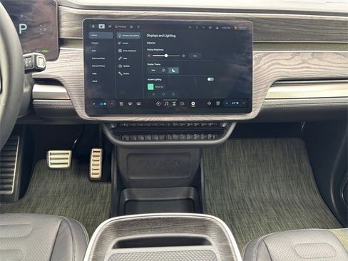Used 2023 Rivian R1S Launch Edition image 11