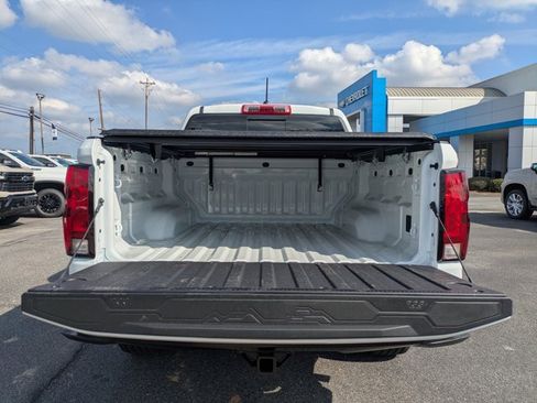 New 2026 Chevrolet Colorado W/T image 12