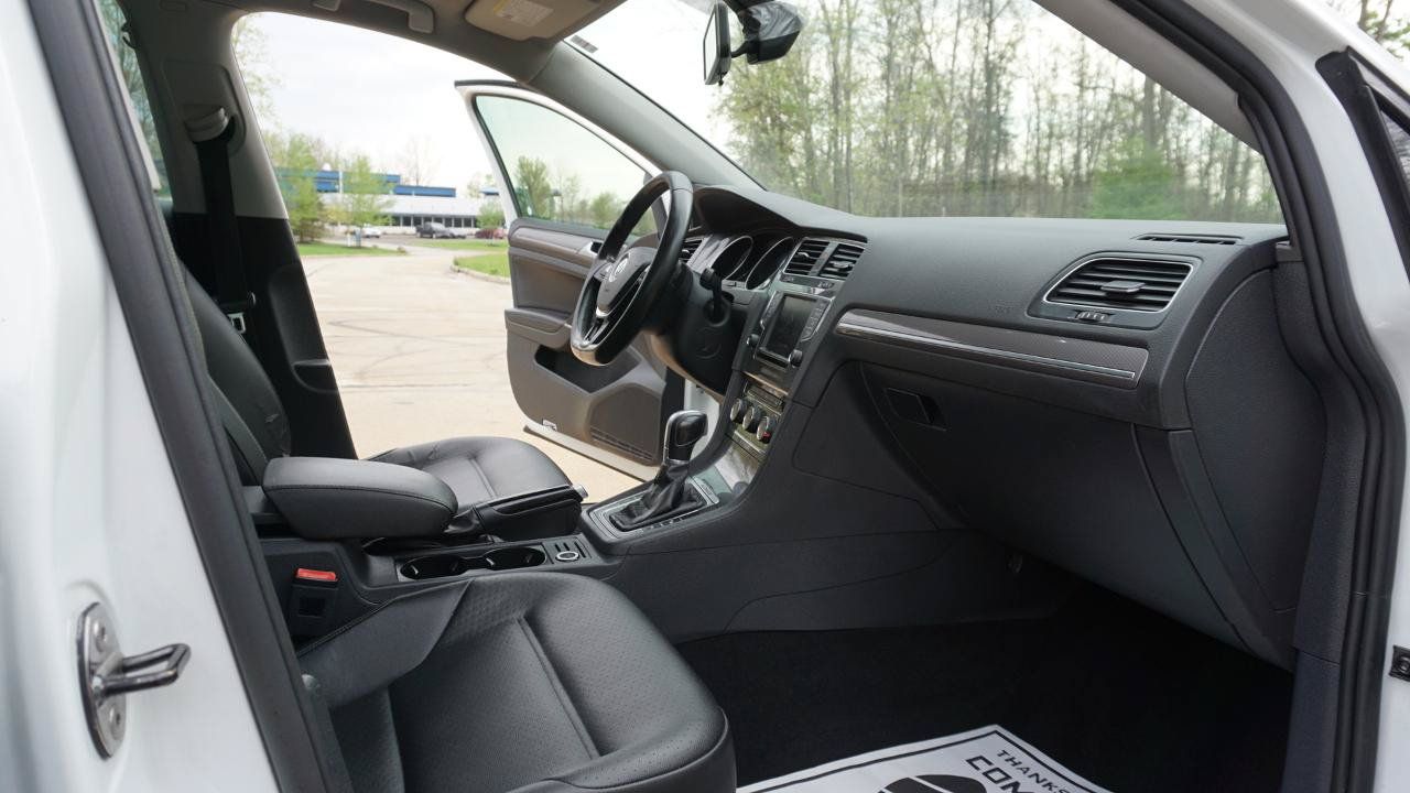 Used 2017 Volkswagen Golf Alltrack SE AWD/4WD image 27
