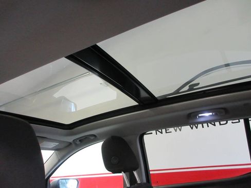 Used 2020 GMC Terrain SLE w/ Driver Convenience Package image 18