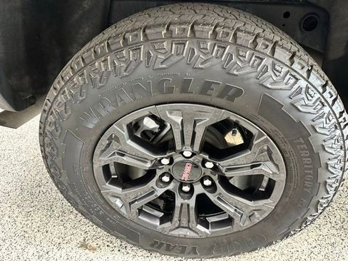 Certified 2024 GMC Canyon Elevation w/ Convenience Package image 12