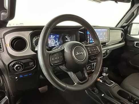 Used 2024 Jeep Wrangler Unlimited w/ Convenience Group AWD/4WD image 13