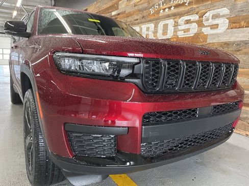 New 2025 Jeep Grand Cherokee L Altitude image 52