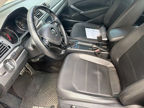 Used 2017 Volkswagen Passat 1.8T R-Line FWD image 5