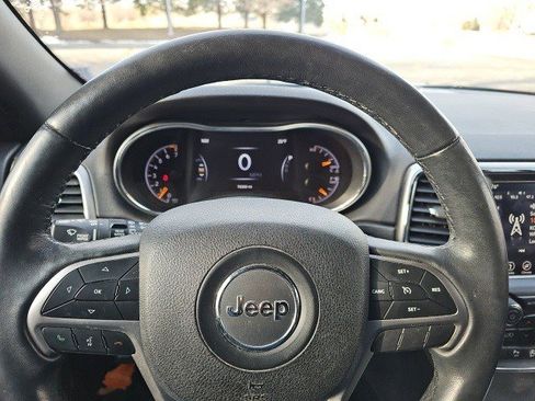 Used 2018 Jeep Grand Cherokee Altitude image 21