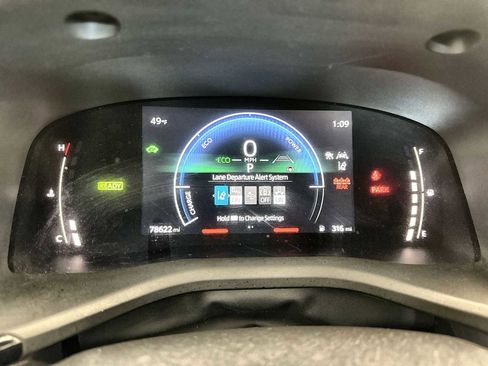 Used 2025 Toyota Camry LE FWD image 30