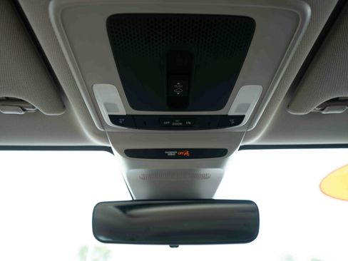 Used 2025 Honda HR-V EX-L image 18