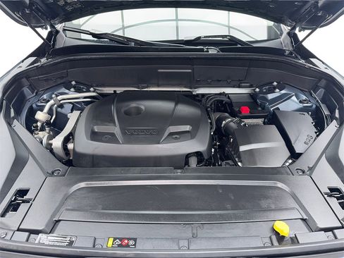 Used 2018 Volvo XC90 T5 Momentum w/ Convenience Package image 13