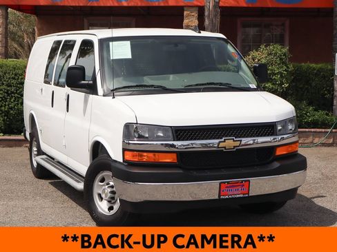 Used 2025 Chevrolet Express 2500 w/ Driver Convenience Package RWD image 2