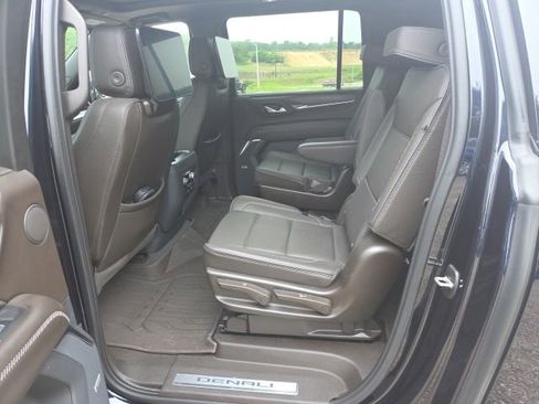 Used 2023 GMC Yukon XL Denali w/ Denali Reserve Package AWD/4WD image 33