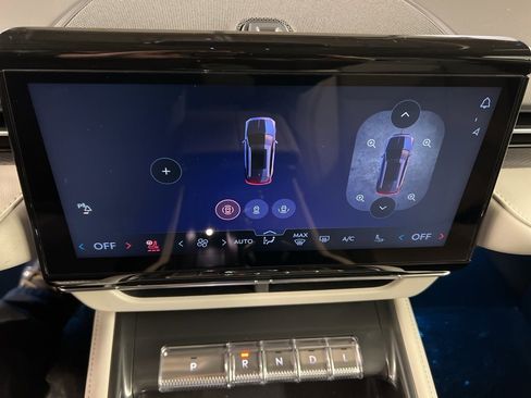 Used 2026 Lincoln Nautilus Premier image 13