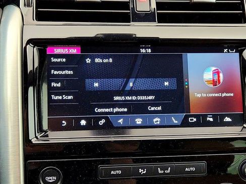 Used 2018 Land Rover Discovery HSE AWD/4WD image 19